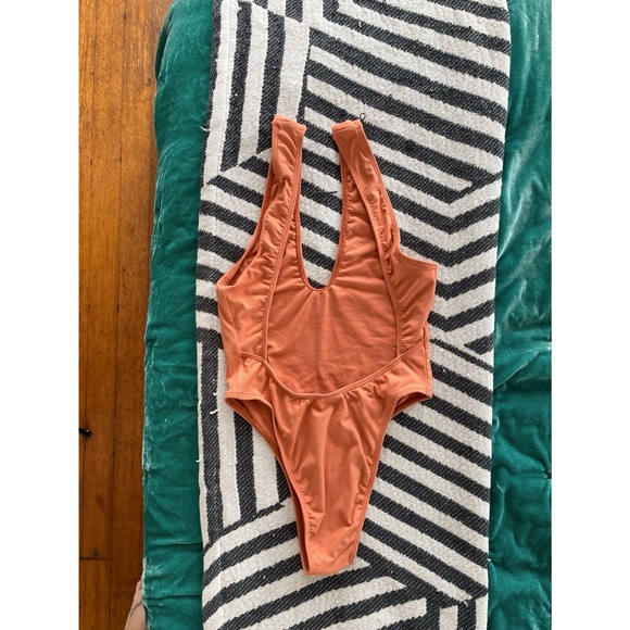 Minimale Animale One Piece Bathing Suit - Picture 3 of 5